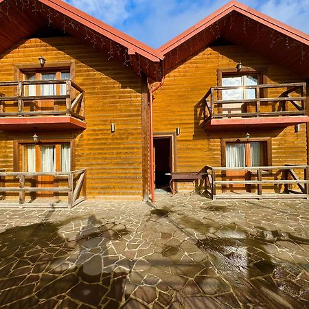 Hotel Опришок à Palyanytsya Extérieur photo