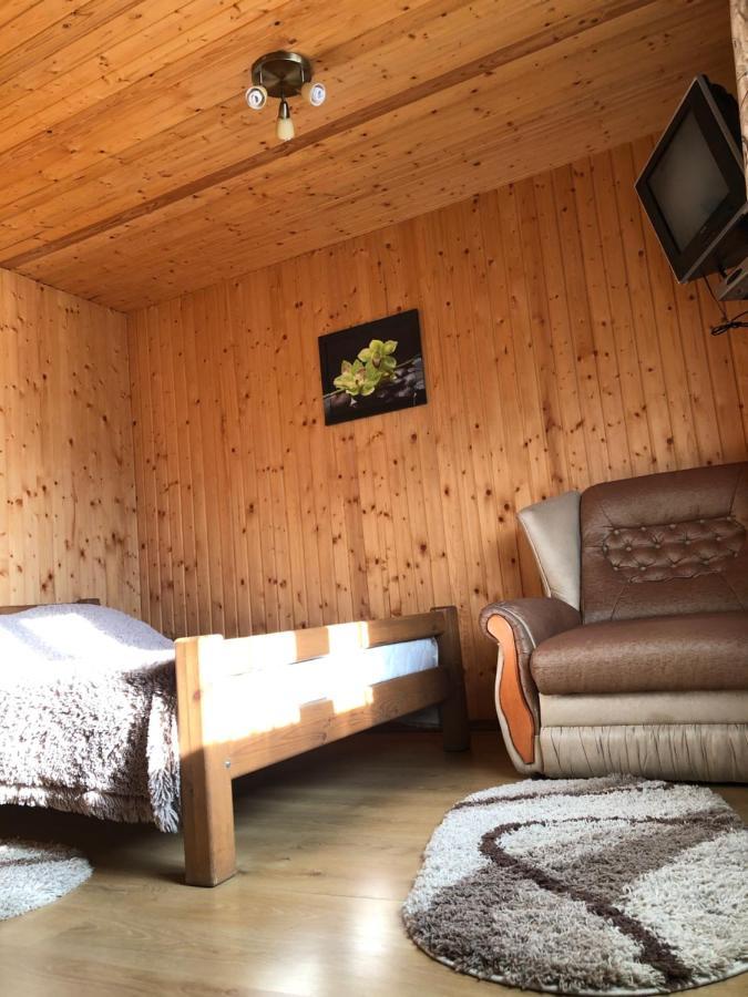 Hotel Опришок à Palyanytsya Extérieur photo