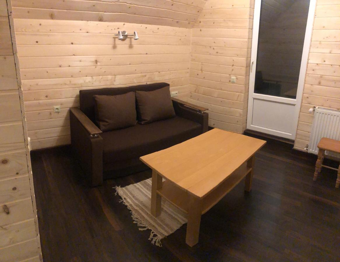 Hotel Опришок à Palyanytsya Extérieur photo
