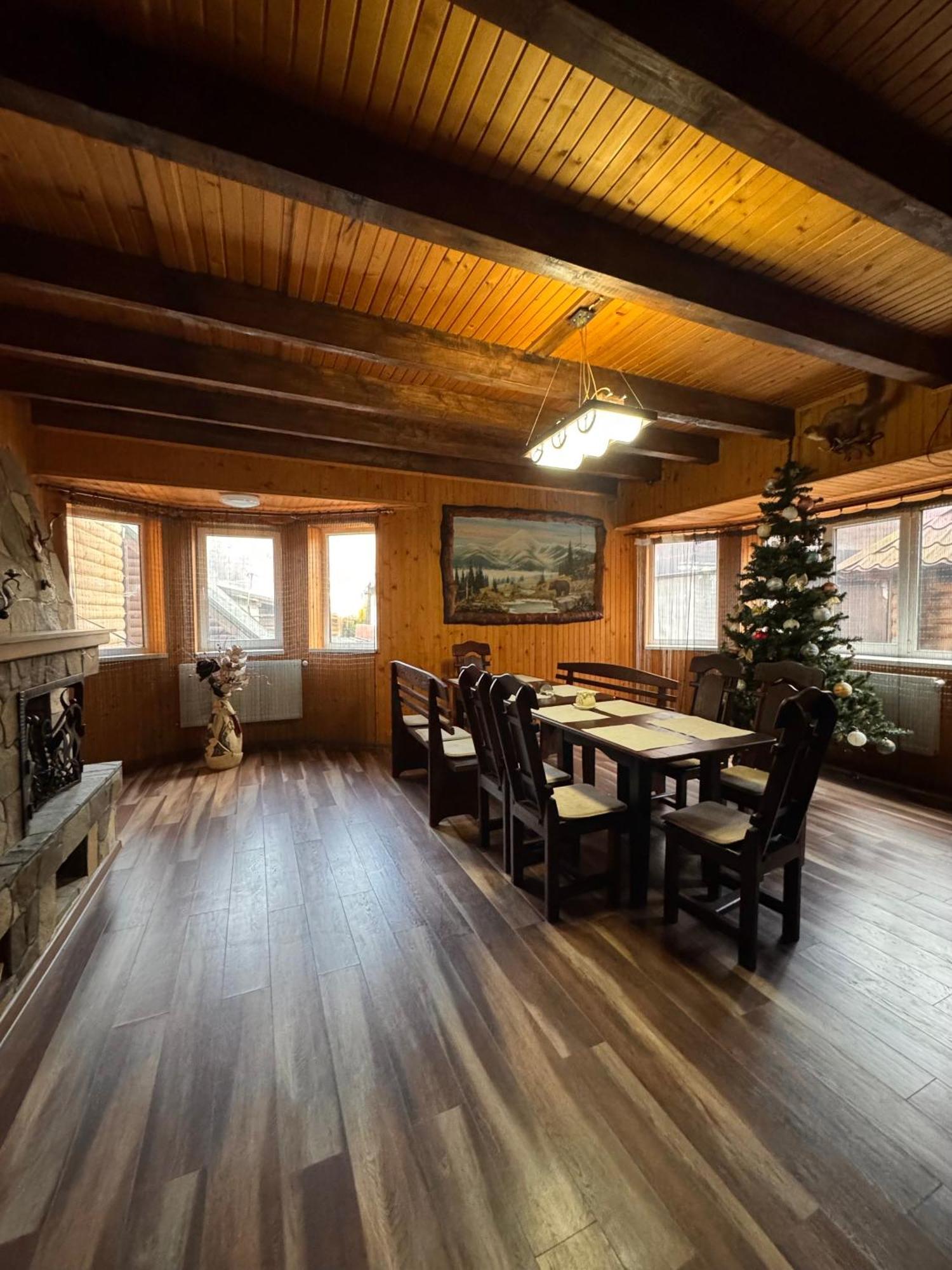 Hotel Опришок à Palyanytsya Extérieur photo