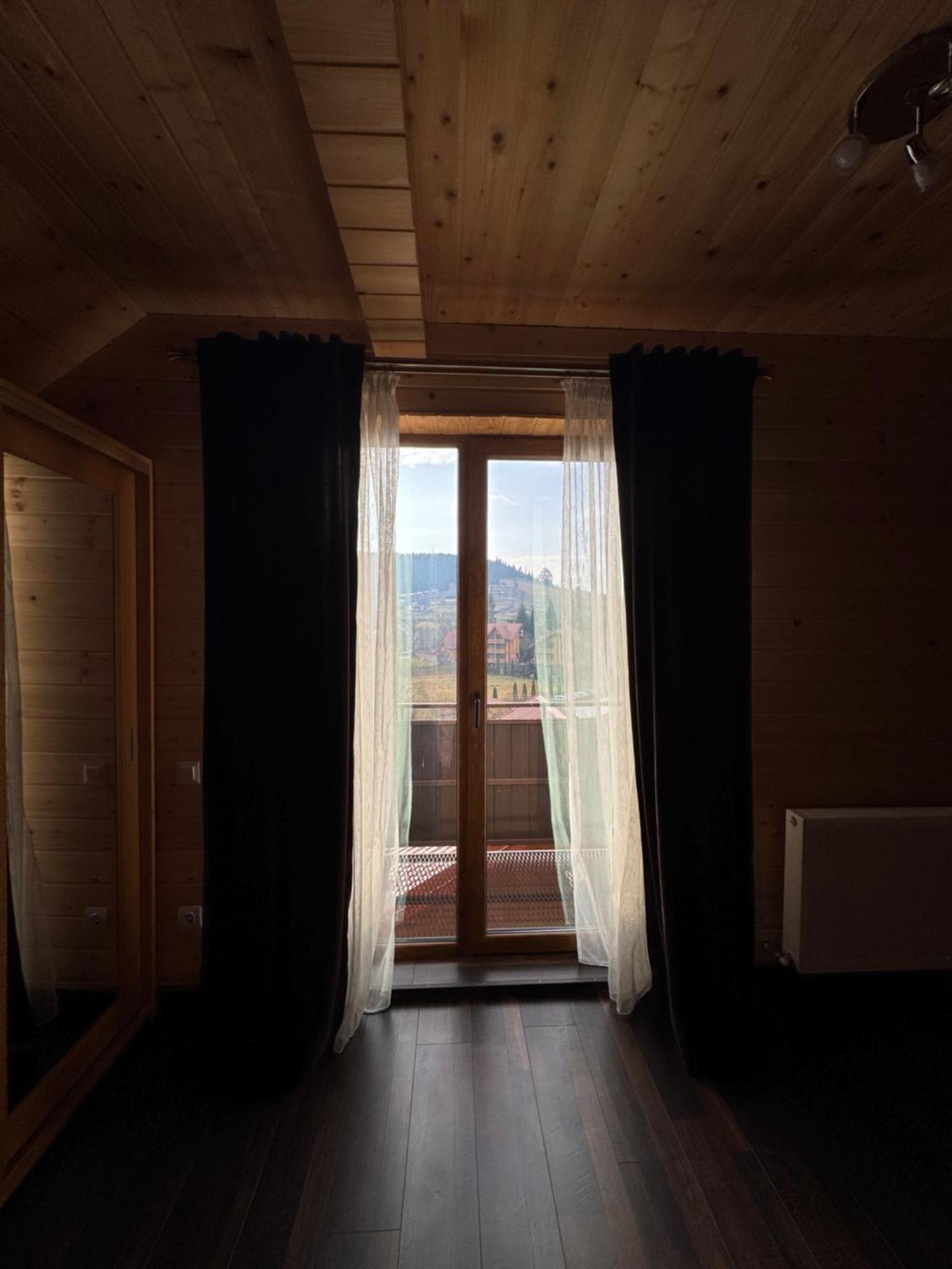 Hotel Опришок à Palyanytsya Extérieur photo