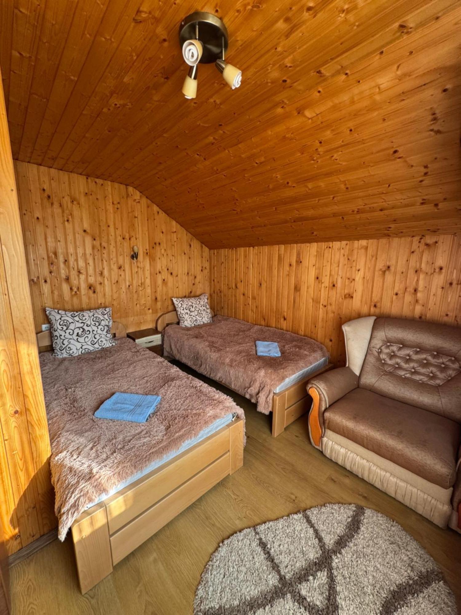 Hotel Опришок à Palyanytsya Extérieur photo