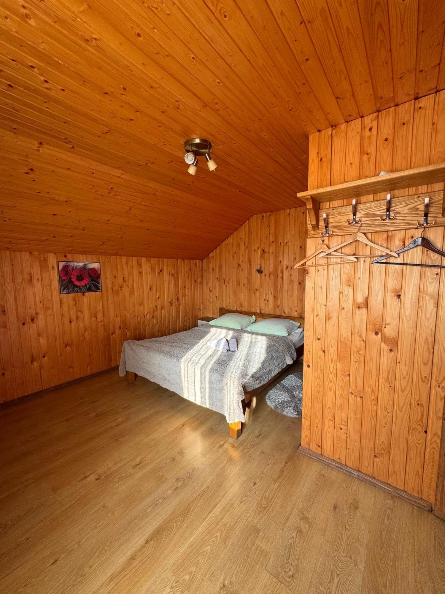 Hotel Опришок à Palyanytsya Extérieur photo