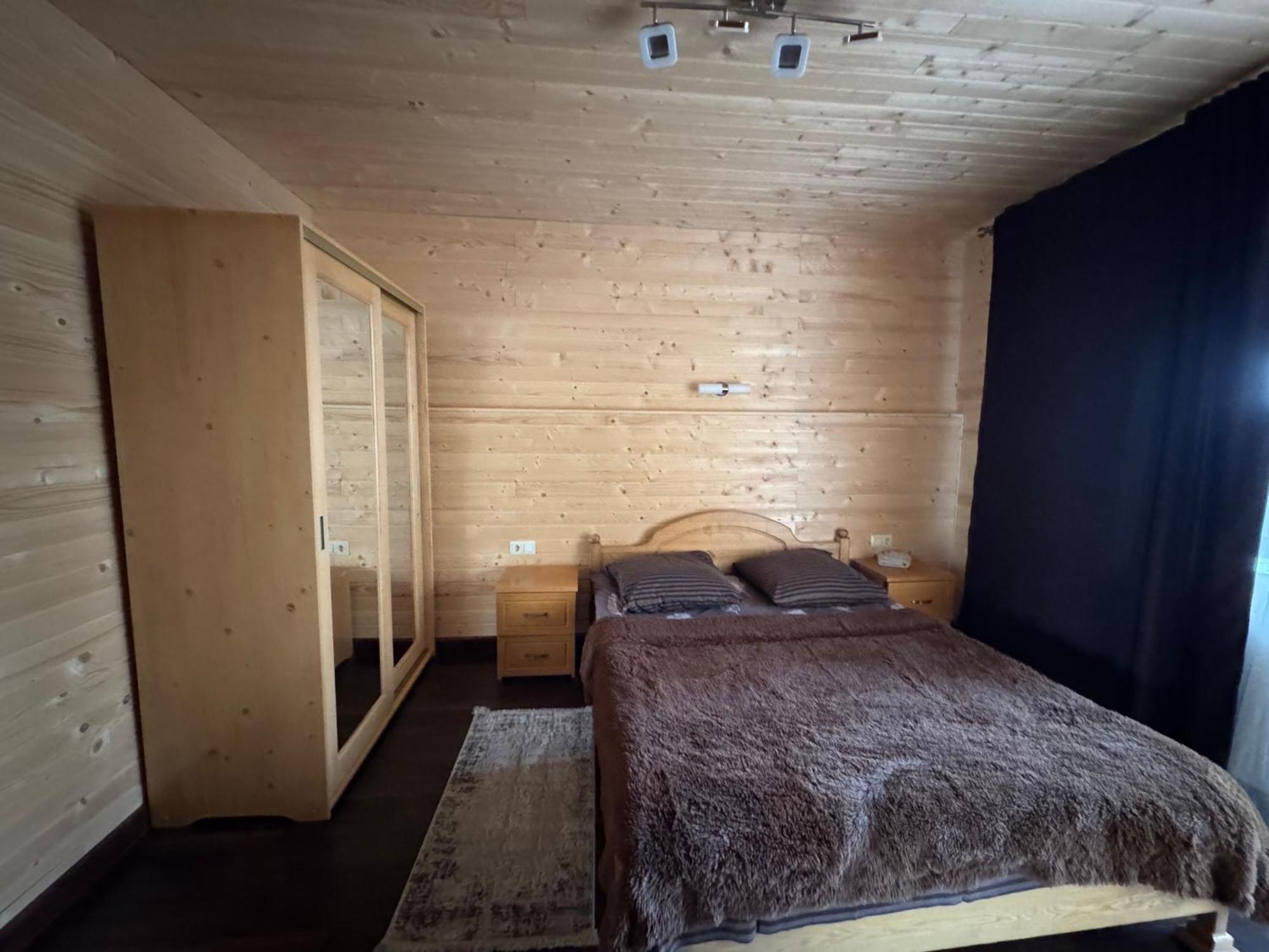 Hotel Опришок à Palyanytsya Extérieur photo