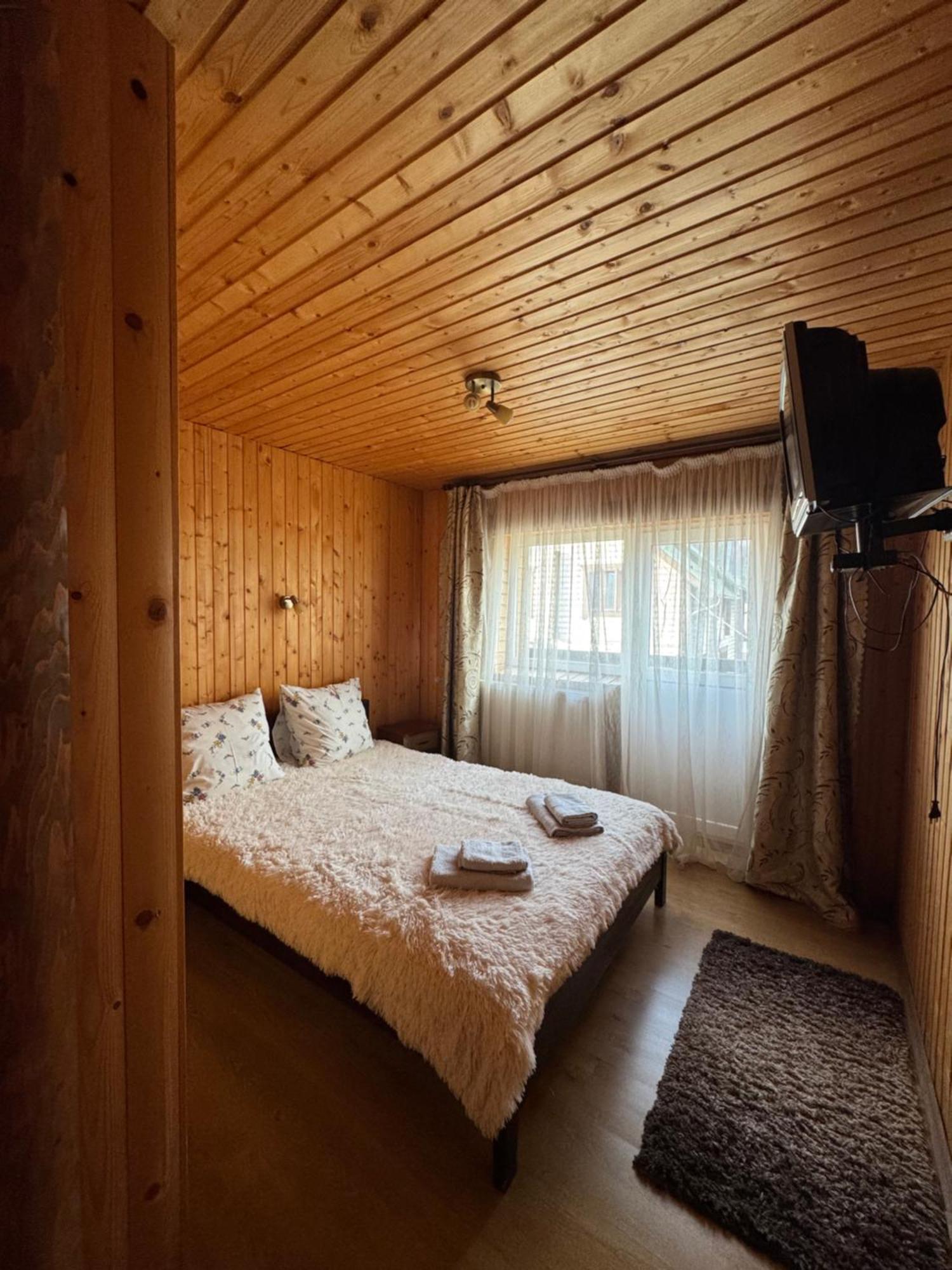 Hotel Опришок à Palyanytsya Extérieur photo